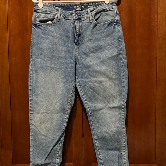 Denizen from Levi's Light Blue Skinny Jeans - Picture 1 of 4